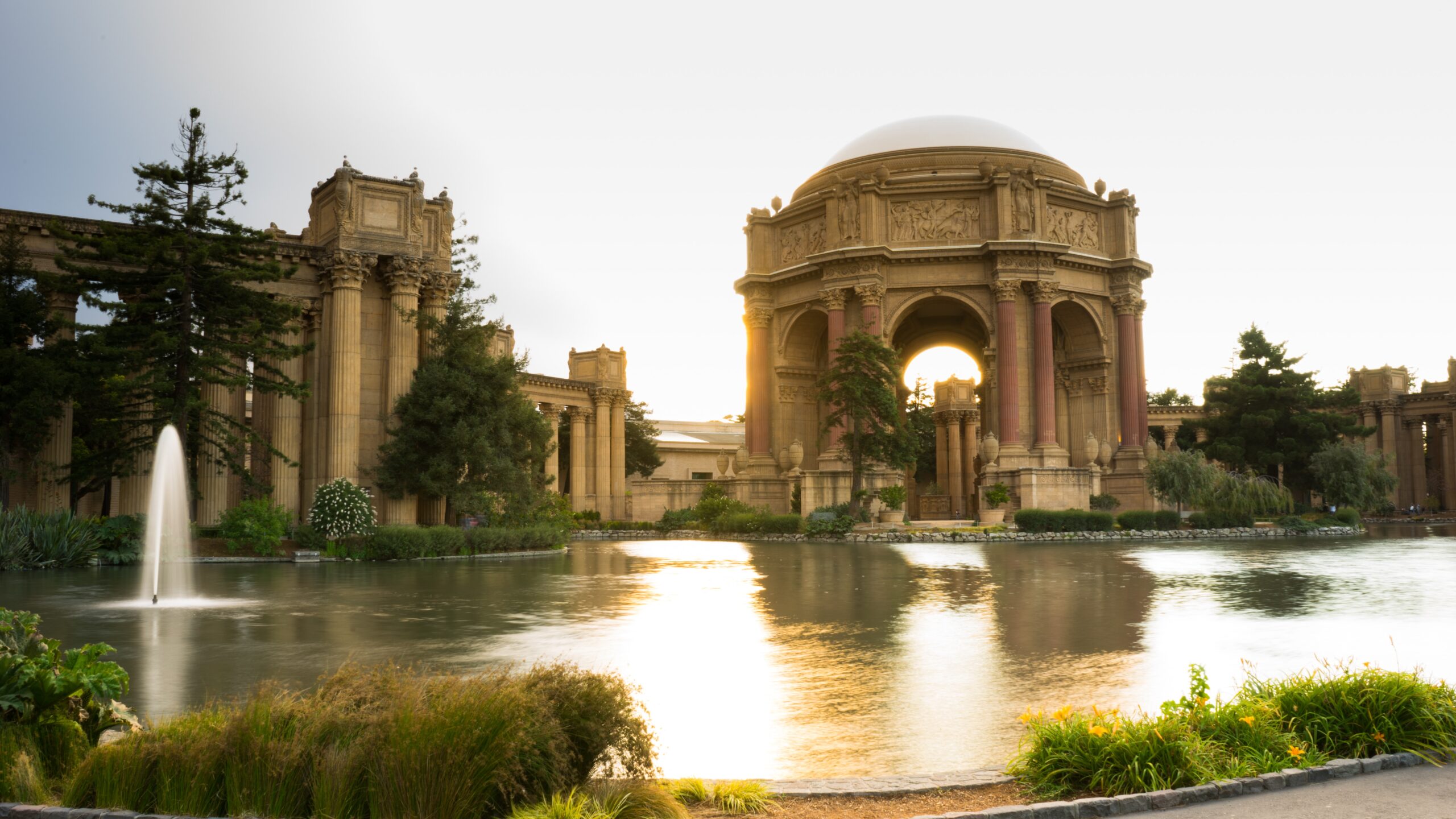 Sunset view of the Palace of Fine Arts